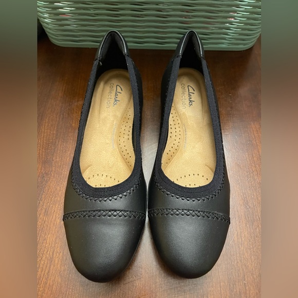 NWOT Clarks Women's, Sara Ballet Flat - Picture 4 of 8